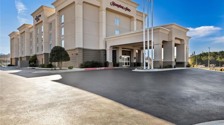 <b>Hampton Inn Guntersville Exterior</b>. Images powered by <a href="https://iceportal.shijigroup.com/" title="IcePortal" target="_blank">IcePortal</a>.