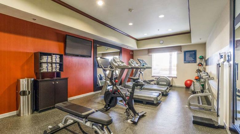 <b>Hampton Inn & Suites Gainesville Health</b>. Images powered by <a href="https://iceportal.shijigroup.com/" title="IcePortal" target="_blank">IcePortal</a>.