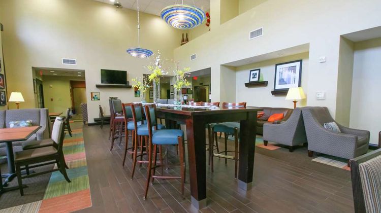 Hampton Inn & Suites Flowery Branch Lobby