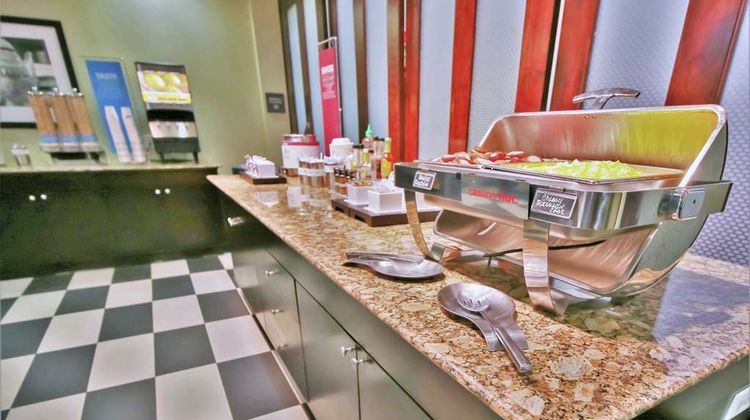 Hampton Inn & Suites Flowery Branch Restaurant