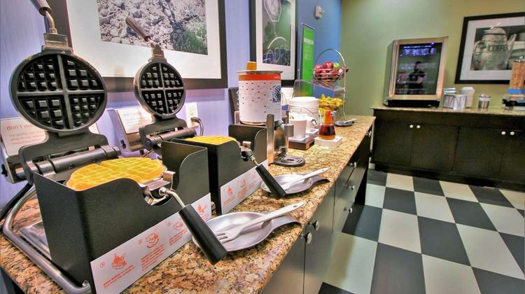 Hampton Inn & Suites Flowery Branch Restaurant