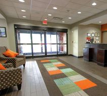 Hampton Inn & Suites Flowery Branch Lobby