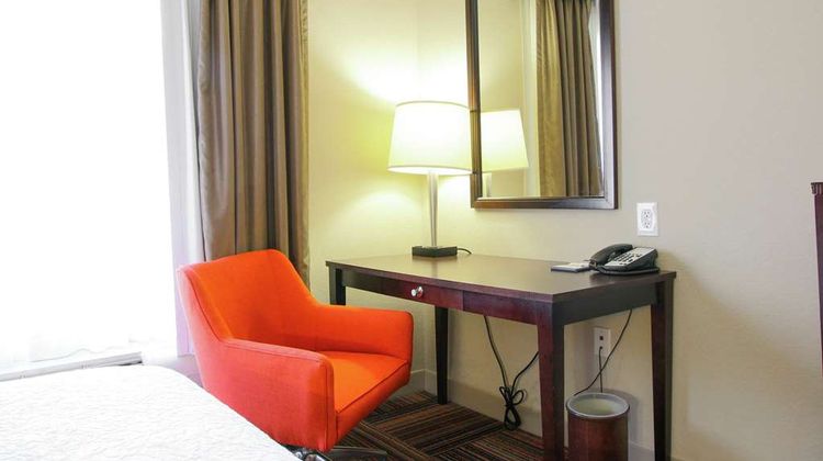 Hampton Inn & Suites Flowery Branch Room