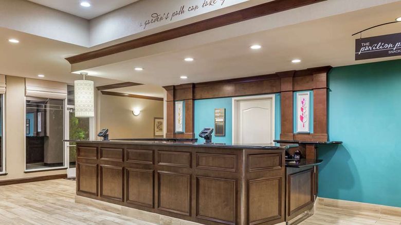 <b>Hilton Garden Inn Gainesville Lobby</b>. Images powered by <a href="https://iceportal.shijigroup.com/" title="IcePortal" target="_blank">IcePortal</a>.