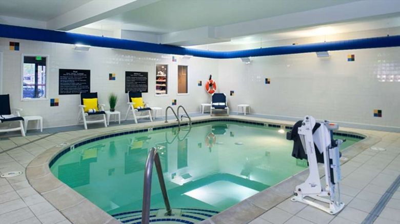 <b>Hampton Inn Glenwood Springs Pool</b>. Images powered by <a href="https://iceportal.shijigroup.com/" title="IcePortal" target="_blank">IcePortal</a>.