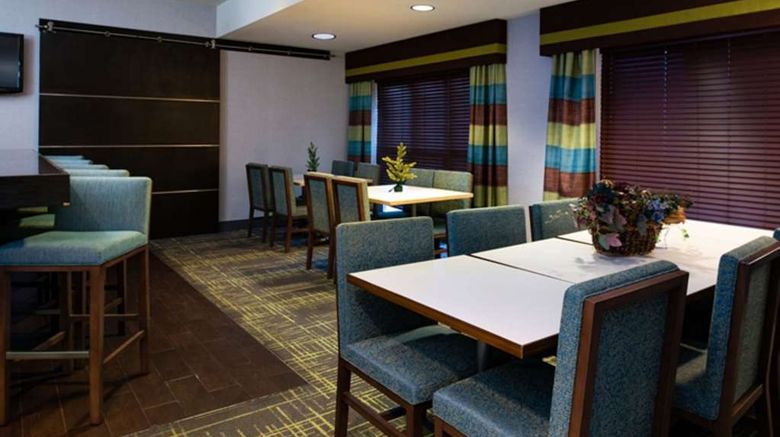 <b>Hampton Inn Glenwood Springs Restaurant</b>. Images powered by <a href="https://iceportal.shijigroup.com/" title="IcePortal" target="_blank">IcePortal</a>.
