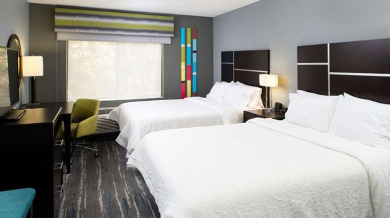 <b>Hampton Inn Glenwood Springs Room</b>. Images powered by <a href="https://iceportal.shijigroup.com/" title="IcePortal" target="_blank">IcePortal</a>.