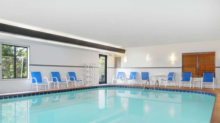 Hampton Inn Merrillville Pool