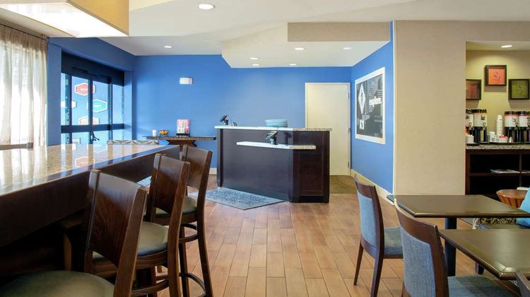 Hampton Inn Merrillville Lobby