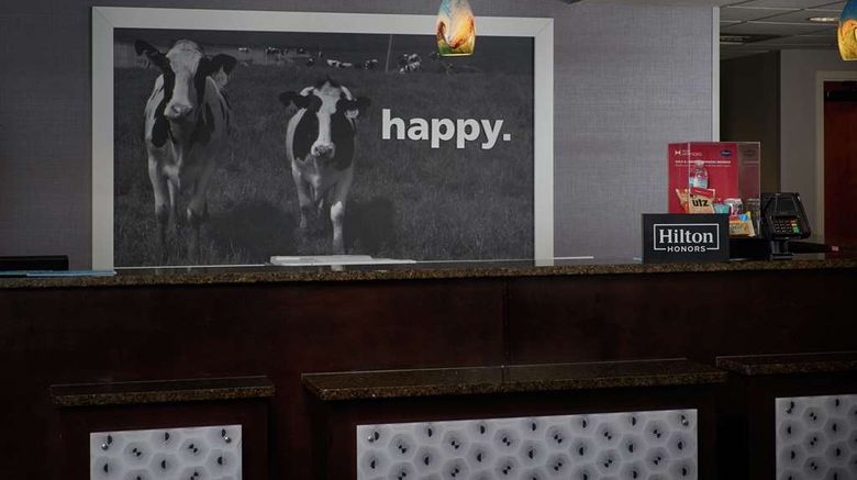 <b>Hampton Inn Hanover Lobby</b>. Images powered by <a href="https://iceportal.shijigroup.com/" title="IcePortal" target="_blank">IcePortal</a>.