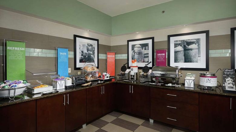 <b>Hampton Inn Hanover Restaurant</b>. Images powered by <a href="https://iceportal.shijigroup.com/" title="IcePortal" target="_blank">IcePortal</a>.