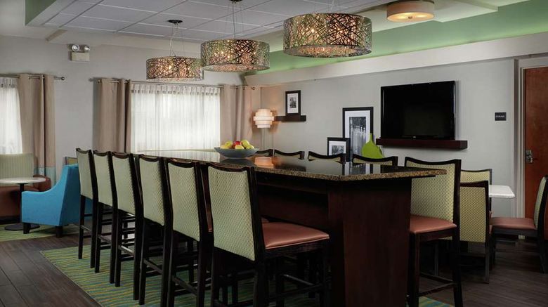 <b>Hampton Inn Hanover Restaurant</b>. Images powered by <a href="https://iceportal.shijigroup.com/" title="IcePortal" target="_blank">IcePortal</a>.