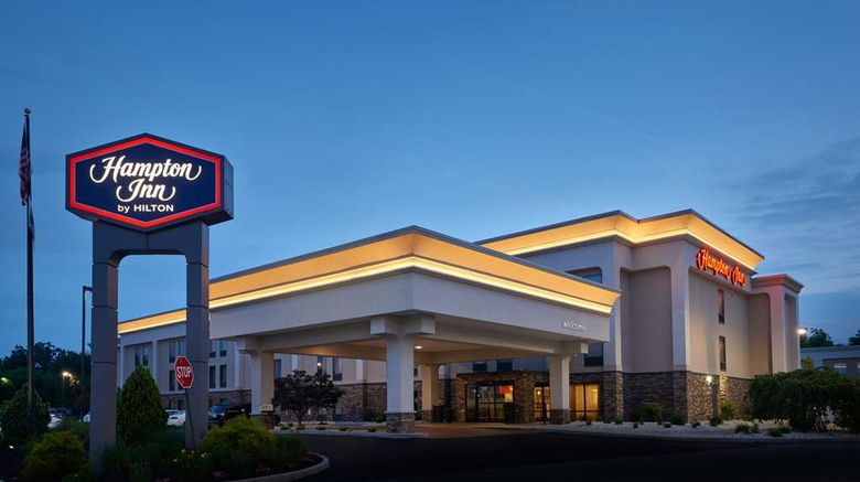 <b>Hampton Inn Hanover Exterior</b>. Images powered by <a href="https://iceportal.shijigroup.com/" title="IcePortal" target="_blank">IcePortal</a>.