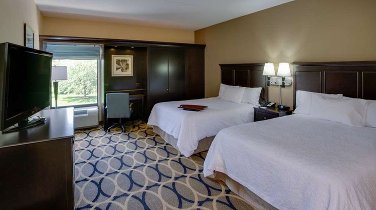 Hampton Inn Harrisburg Room