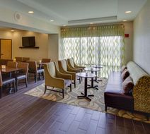 Hampton Inn Harrisburg Lobby