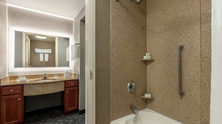 Homewood Suites by Hilton-Harrisburg E Room
