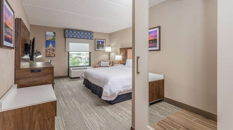 <b>Hampton Inn Harrisburg East Hershey Area Room</b>. Images powered by <a href="https://iceportal.shijigroup.com/" title="IcePortal" target="_blank">IcePortal</a>.