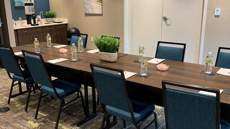 <b>Hampton Inn Harrisburg East Hershey Area Meeting</b>. Images powered by <a href="https://iceportal.shijigroup.com/" title="IcePortal" target="_blank">IcePortal</a>.