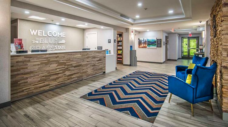Hampton Inn & Suites Hazard Lobby