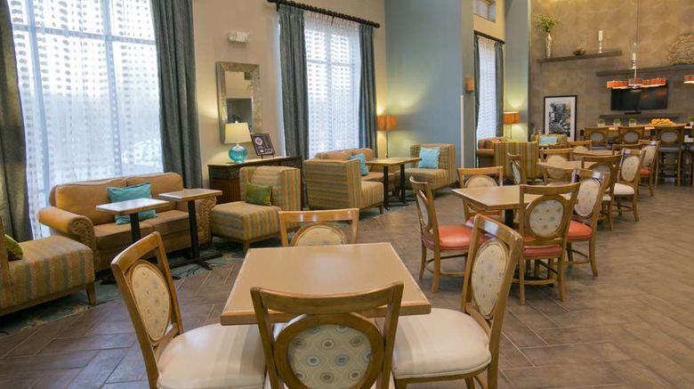<b>Hampton Inn & Suites Wiggins Lobby</b>. Images powered by <a href="https://iceportal.shijigroup.com/" title="IcePortal" target="_blank">IcePortal</a>.