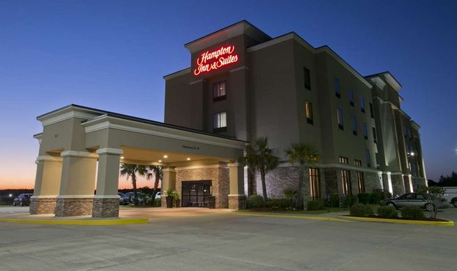 Hampton Inn & Suites Wiggins Exterior