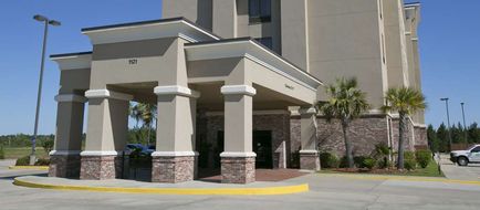 Hampton Inn & Suites Wiggins Exterior