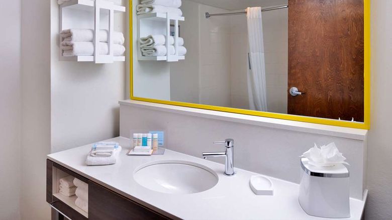 <b>Hampton Inn Henderson I-85 Room</b>. Images powered by <a href="https://iceportal.shijigroup.com/" title="IcePortal" target="_blank">IcePortal</a>.