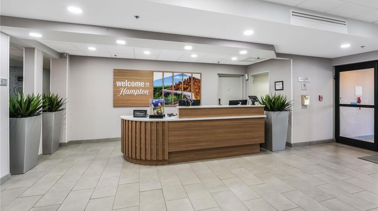 Hampton Inn Henderson I-85 Lobby