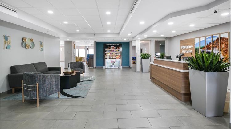 Hampton Inn Henderson I-85 Lobby
