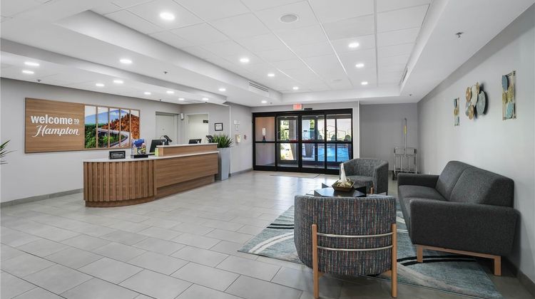 Hampton Inn Henderson I-85 Lobby