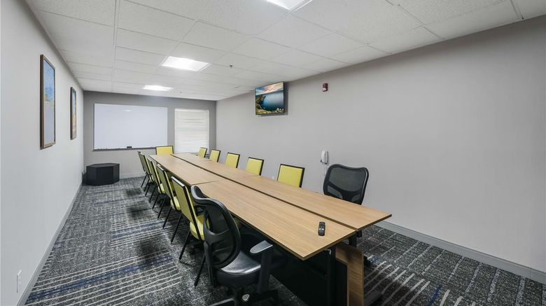 <b>Hampton Inn Henderson I-85 Meeting</b>. Images powered by <a href="https://iceportal.shijigroup.com/" title="IcePortal" target="_blank">IcePortal</a>.