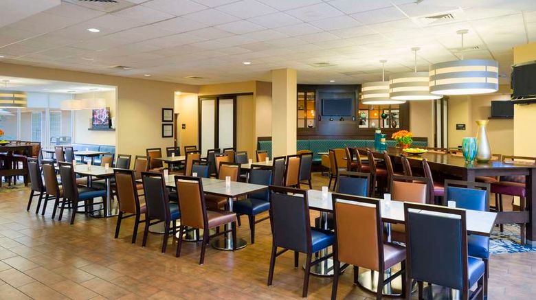 <b>Hampton Inn & Suites Hershey Restaurant</b>. Images powered by <a href="https://iceportal.shijigroup.com/" title="IcePortal" target="_blank">IcePortal</a>.