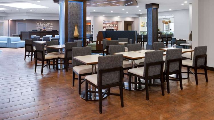 Hampton Inn & Suites Hershey Lobby