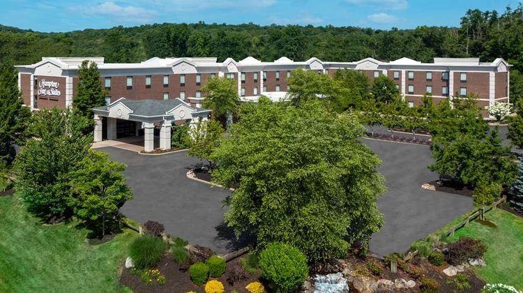 Hampton Inn & Suites Hartford/Farmington Exterior