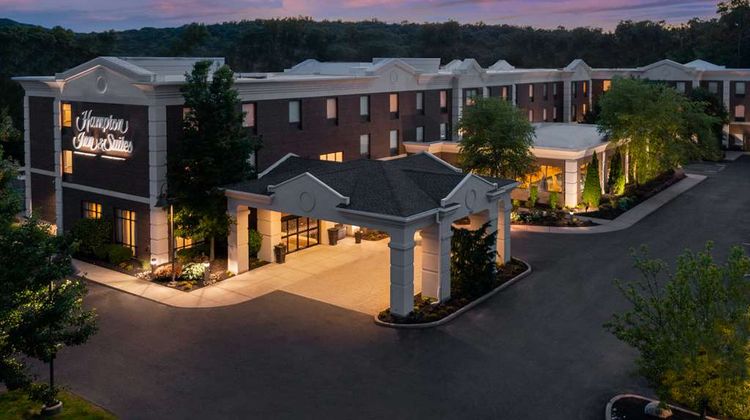 Hampton Inn & Suites Hartford/Farmington Exterior