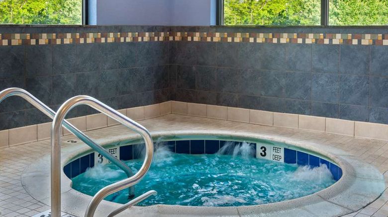 <b>Hampton Inn & Suites Hartford/Farmington Spa</b>. Images powered by <a href="https://iceportal.shijigroup.com/" title="IcePortal" target="_blank">IcePortal</a>.