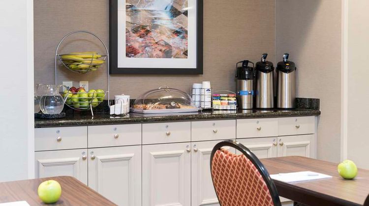 Hampton Inn & Suites Manchester Meeting