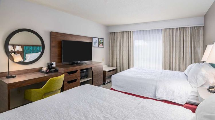 Hampton Inn & Suites Manchester Room