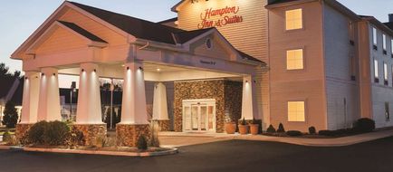 Hampton Inn & Suites Mystic Exterior