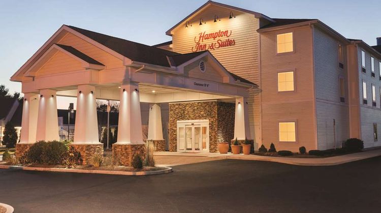 Hampton Inn & Suites Mystic Exterior