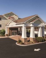 Hampton Inn & Suites Mystic