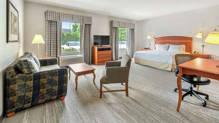 Hampton Inn & Suites Mystic Room