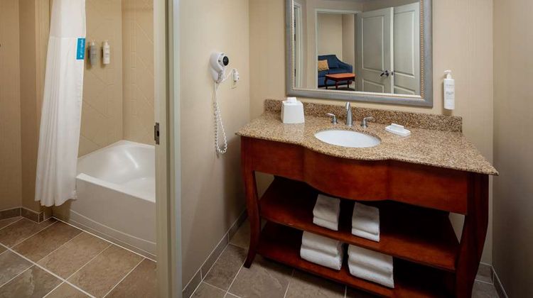 Hampton Inn & Suites Mystic Room