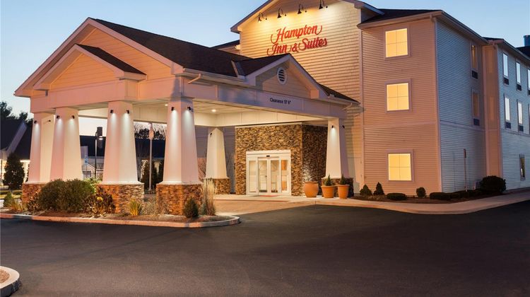 Hampton Inn & Suites Mystic Exterior