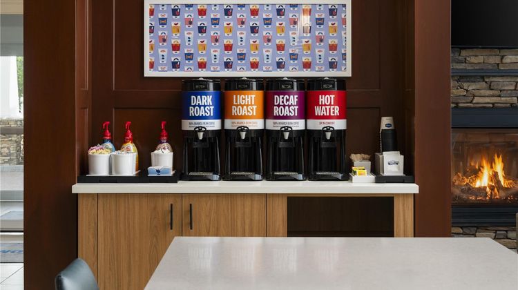Hampton Inn & Suites Mystic Restaurant