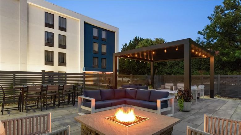 <b>Hampton Inn Hagerstown Exterior</b>. Images powered by <a href="https://iceportal.shijigroup.com/" title="IcePortal" target="_blank">IcePortal</a>.