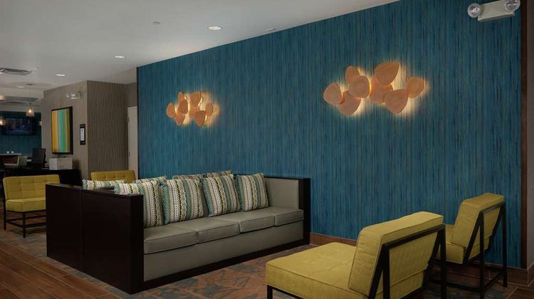 Hampton Inn Lake Havasu City Lobby