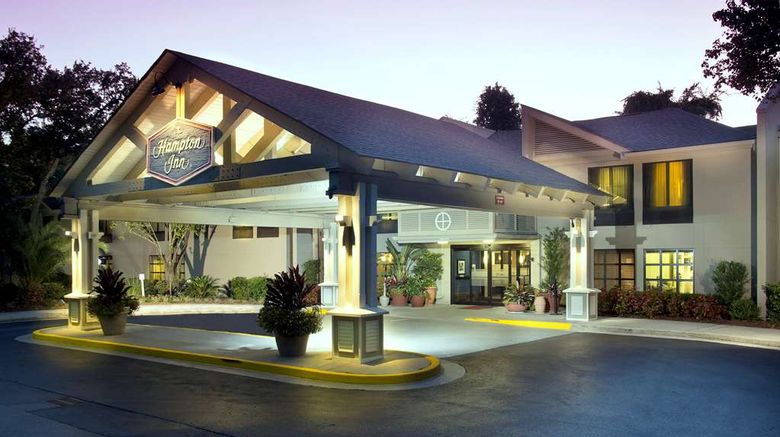 <b>Hampton Inn Hilton Head Exterior</b>. Images powered by <a href="https://iceportal.shijigroup.com/" title="IcePortal" target="_blank">IcePortal</a>.