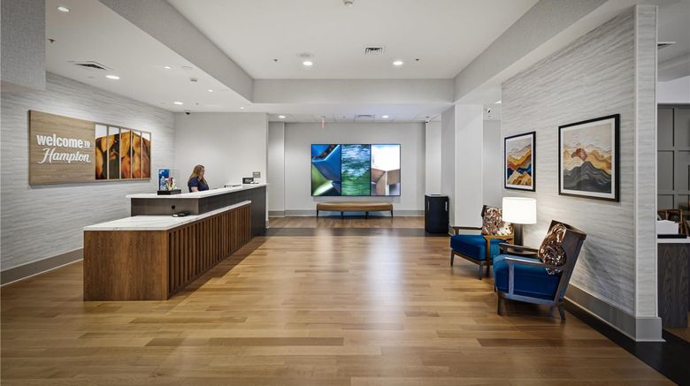 <b>Hampton Inn Lobby</b>. Images powered by <a href="https://iceportal.shijigroup.com/" title="IcePortal" target="_blank">IcePortal</a>.