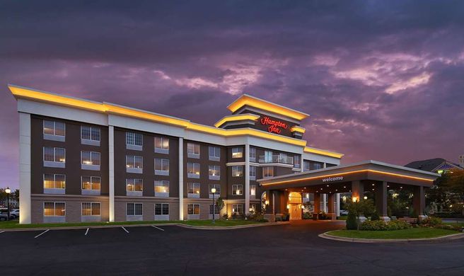 Hampton Inn Holland Exterior